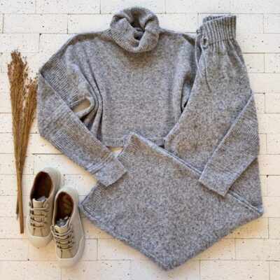 CONJUNTO TRICO MOUSSE CROPPED GOLA BOBA E PANTALONA CINZA