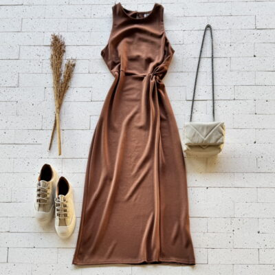 VESTIDO MIDI DETALHE CINTURA MARROM