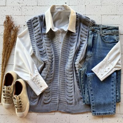 COLETE TRICO ABERTO DETALHE BOLHAS AZUL