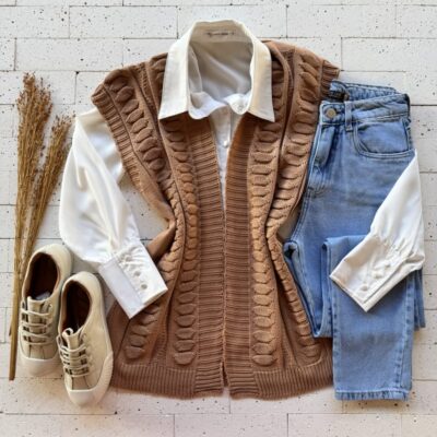 COLETE TRICO ABERTO DETALHE BOLHAS NUDE