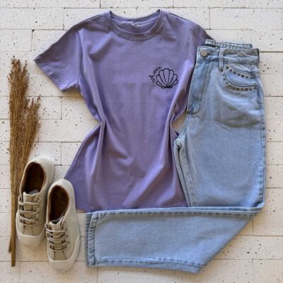 T-SHIRT ALGODÃO ESTAMPA AMAR CONCHA LAVANDA