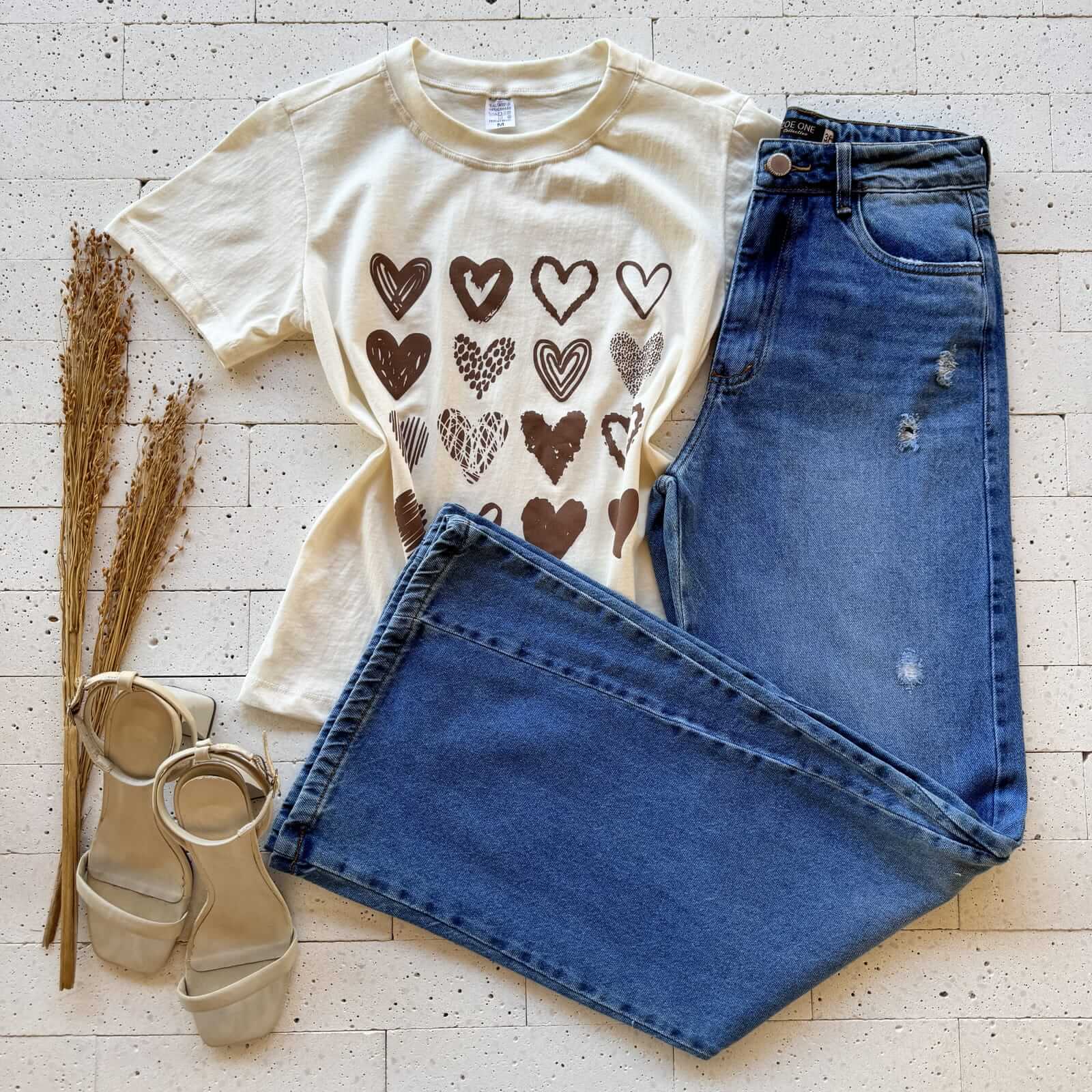 T-SHIRT ALGODÃO ESTAMPA CORAÇÕES DIVERSOS OFF T-SHIRT ALGODÃO ESTAMPA CORAÇÕES DIVERSOS OFF