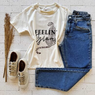 T-SHIRT ALGODÃO ESTAMPA FEELIN GLAM OFF
