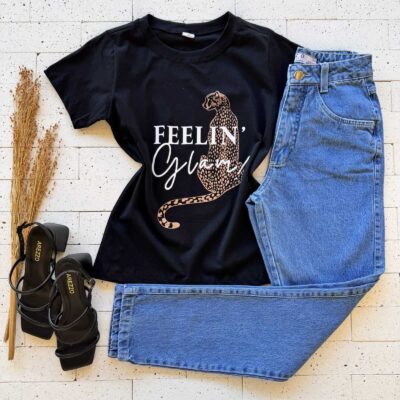 T-SHIRT ALGODÃO ESTAMPA FEELIN GLAM PRETA