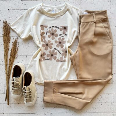 T-SHIRT ALGODÃO ESTAMPA FLORZINHAS OFF