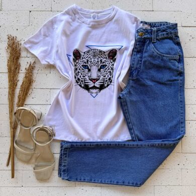 T-SHIRT ALGODÃO ESTAMPA ONÇA OLHO AZUL OFF