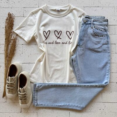 T-SHIRT ALGODÃO ESTAMPA CORAÇÕES OFF