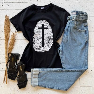 T-SHIRT ALGODÃO ESTAMPA IDENTIDADE DE CRISTO PRETA