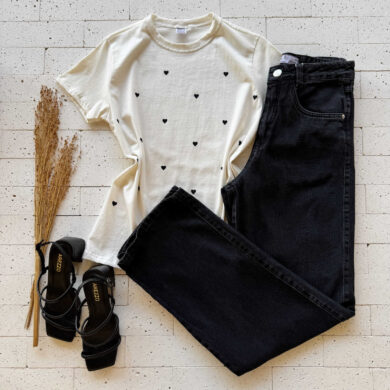 T-SHIRT ALGODÃO ESTAMPA MINI CORAÇÕES OFF