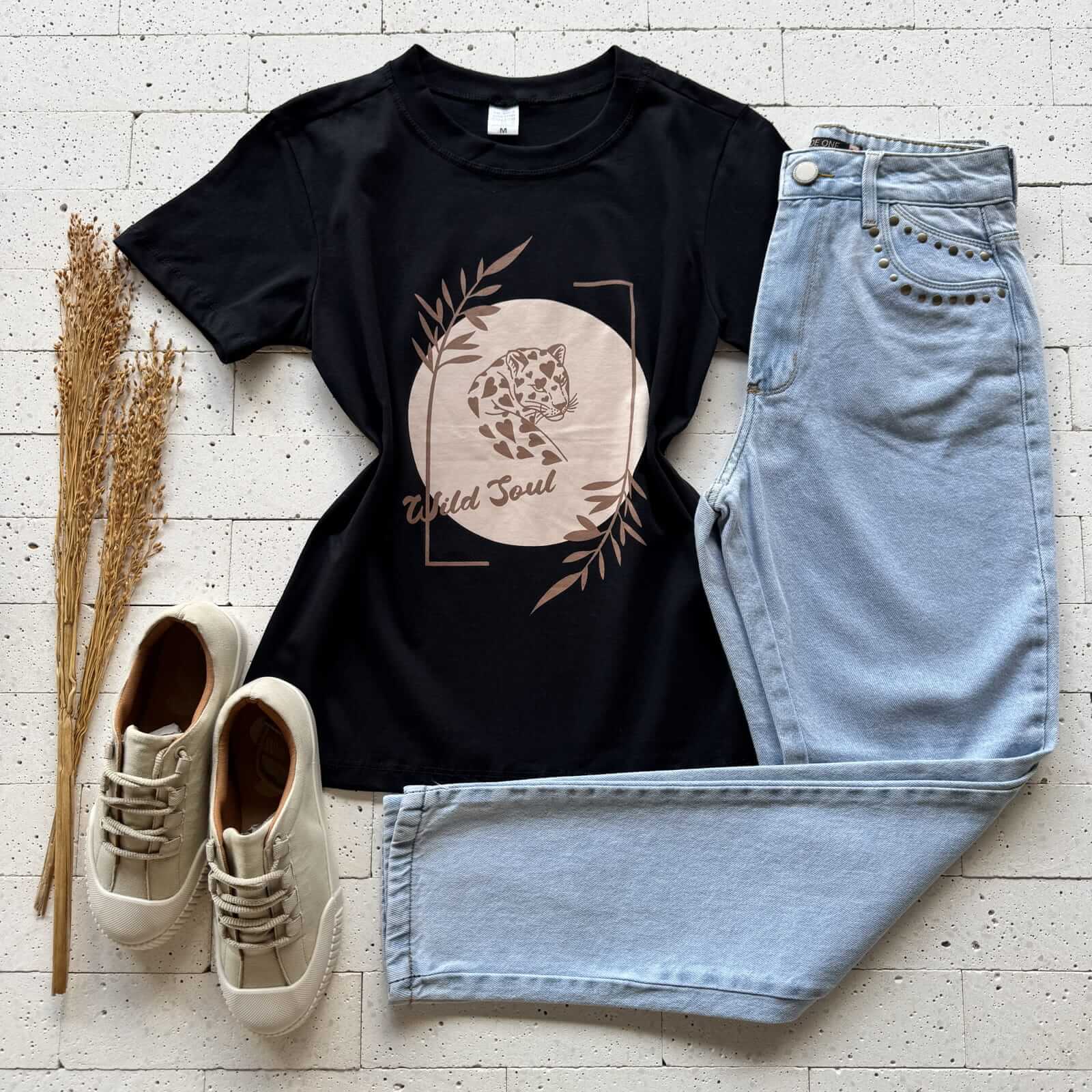T-SHIRT ALGODÃO ESTAMPA WILD SOUL PRETA T-SHIRT ALGODÃO ESTAMPA WILD SOUL PRETA