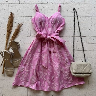 Dondoca_com_br Vestido Bordado Alcinha E Amarracao Fixa Rosa