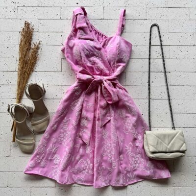 Dondoca_com_br Vestido Bordado Laco No Ombro E Amarracao Fixa Rosa