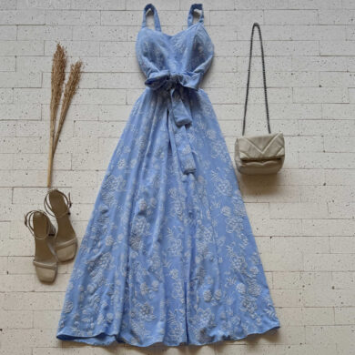 Dondoca_com_br Vestido Longo Bordado Alcinha E Amarracao Fixa Azul