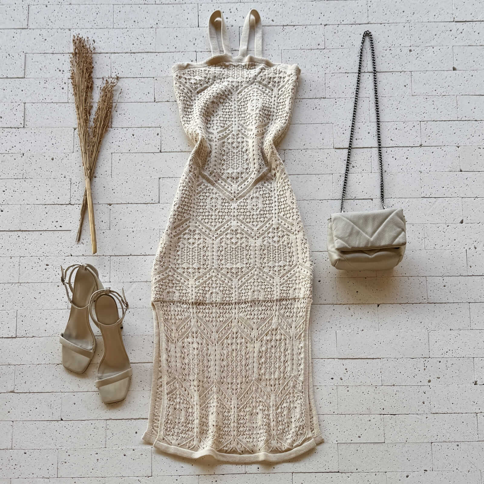 Dondoca_com_br Vestido Trico Midi Trama Detalhado Creme