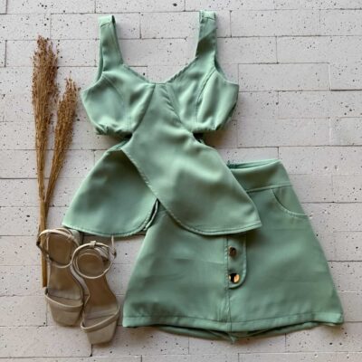 Dondoca_com_br Conjunto Alfaiataria Blusa Detalhe Abertura E Short Saia Verde