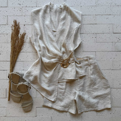 Dondoca_com_br Conjunto Blusa Assimetrica Detalhe Fivela E Short Cru