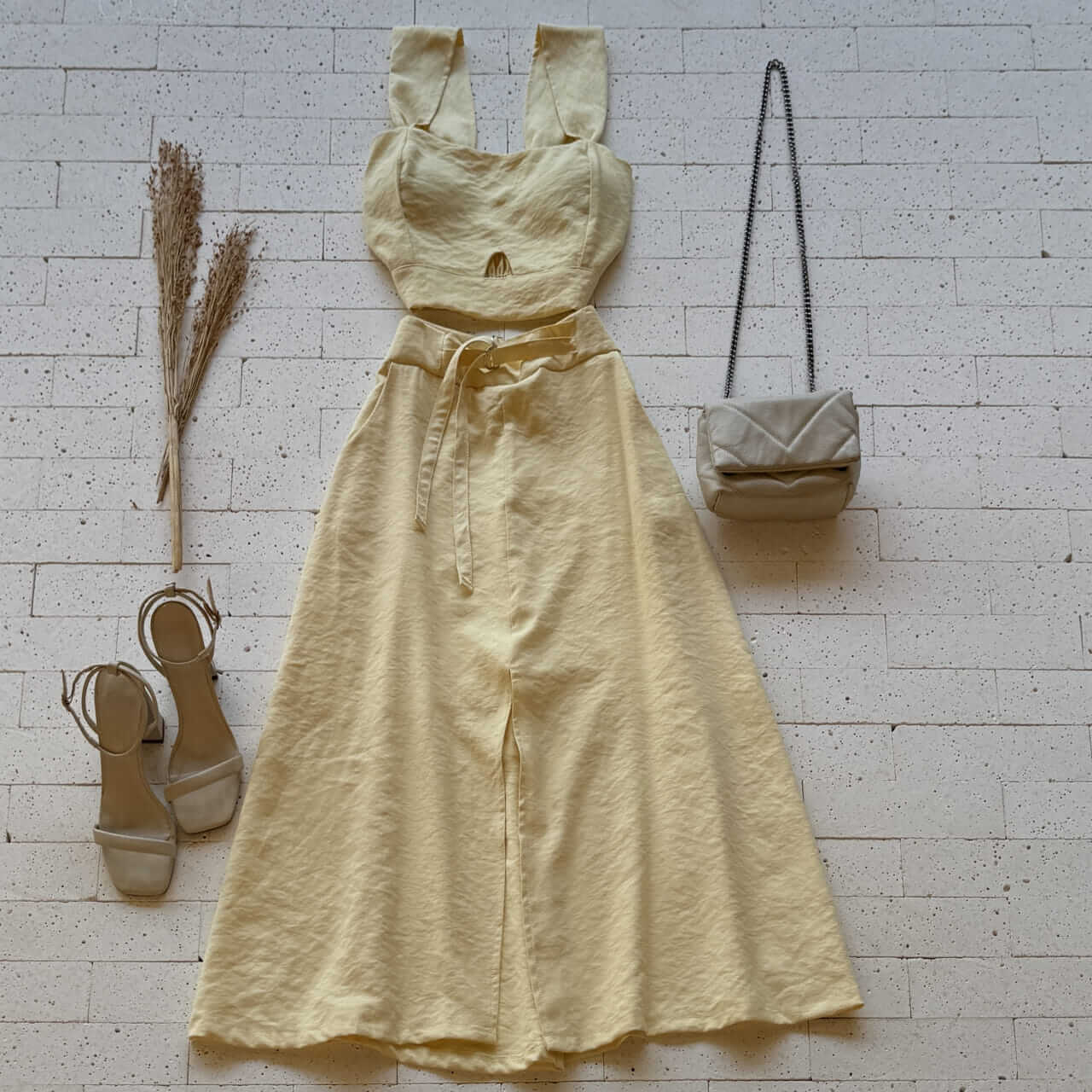 CONJUNTO MARRANT ALÇA LARGA E SAIA MIDI COM FENDA AMARELO