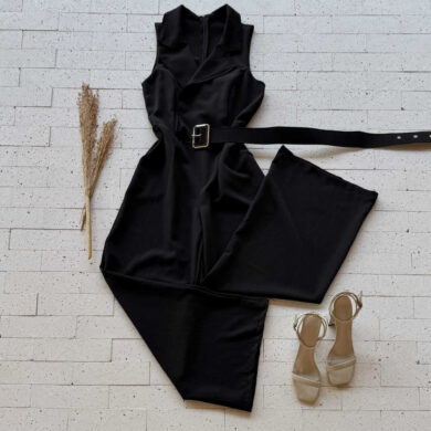 MACACÃO ALFAIATARIA PANTALONA COM CINTO PRETO