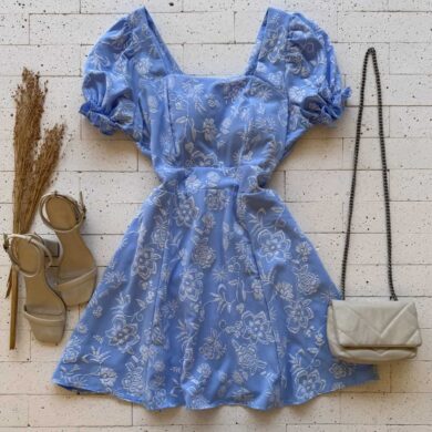 VESTIDO BORDADO MANGUINHA COM ELÁSTICO AZUL