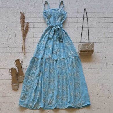 Dondoca_com_br Vestido Longo Bordado Camadas E Amarracao Fixa Azul