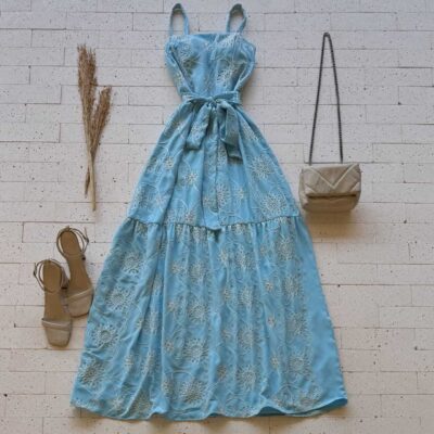 Dondoca_com_br Vestido Longo Bordado Camadas E Amarracao Fixa Azul
