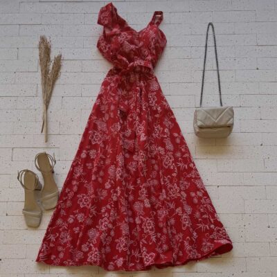 VESTIDO LONGO BORDADO LAÇO NO OMBRO E AMARRAÇÃO FIXA VERMELHO