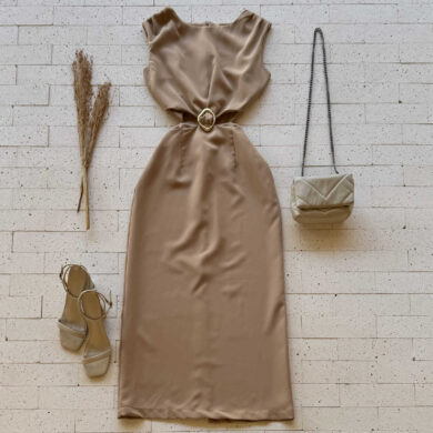 Dondoca_com_br Vestido Longuete Alfaiataria Com Abertura E Fivela Na Cintura Nude