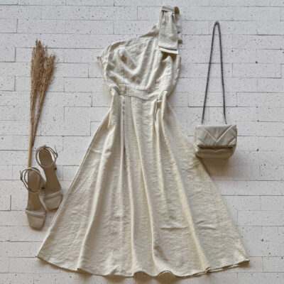 Dondoca_com_br Vestido Midi Marrant Um Ombro So Detalhe Laco Bege