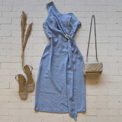 Dondoca_com_br Vestido Midi Um Ombro So Detalhe Fivela Azul