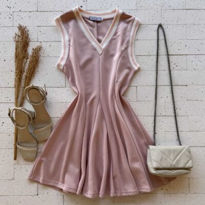 VESTIDO MINI RODADO COM GOLA V LISTRADA ROSA