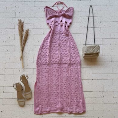 VESTIDO TRICO LONGUETE COM FENDA E DETALHE NA CINTURA ROSA