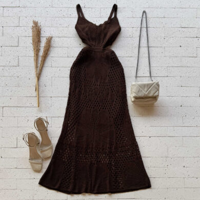 VESTIDO TRICO LONGUETE GOLA V E ABERTURA NA CINTURA CAFÉ