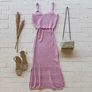 VESTIDO TRICO MIDI BUSTO FURINHOS E FENDA ROSA