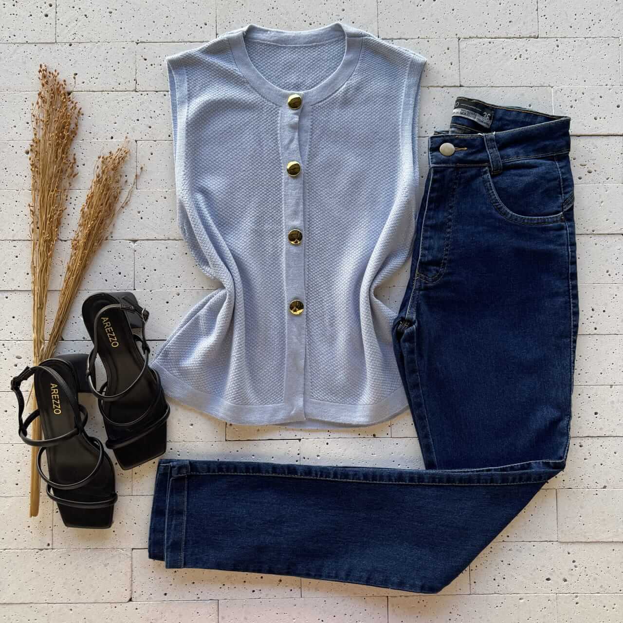 Dondoca_com_br Blusa Modal Detalhe Botoes Azul Claro Dondoca_com_br Blusa Modal Detalhe Botoes Azul Claro