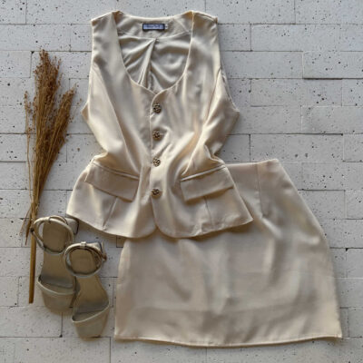 Dondoca_com_br Conjunto Forrado Blusa Detalhe Botoes E Short Saia Bege