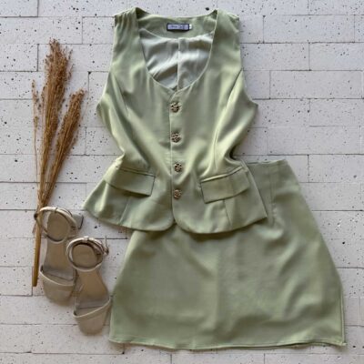 Dondoca_com_br Conjunto Forrado Blusa Detalhe Botoes E Short Saia Verde