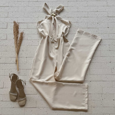 Dondoca_com_br Macacao Alfaiataria Pantalona Detalhe Fivela Gota Bege