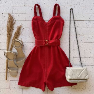 Dondoca_com_br Macaquinho Marrant Alca Drapeada E Cinto Vermelho