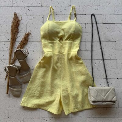 Dondoca_com_br Macaquinho Marrant Detalhe Abertura Na Cintura Amarelo