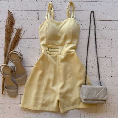 Dondoca_com_br Macaquinho Marrant Detalhe Botoes Na Cintura Amarelo