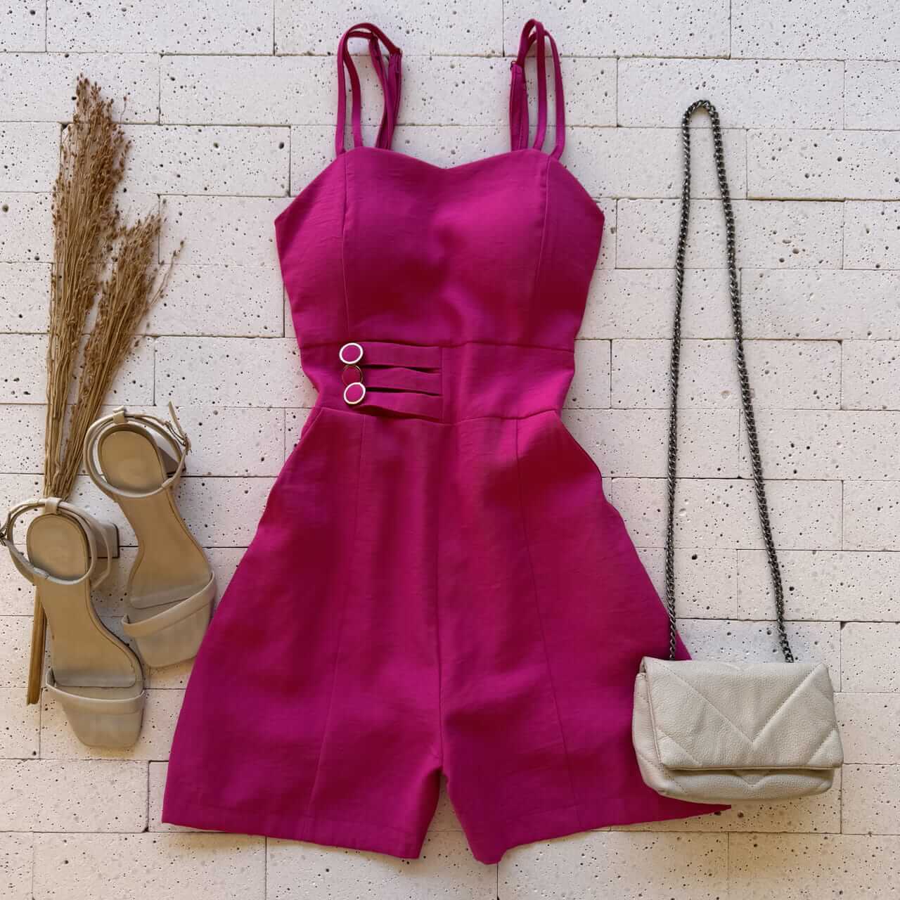 Dondoca_com_br Macaquinho Marrant Detalhe Botoes Na Cintura Pink Dondoca_com_br Macaquinho Marrant Detalhe Botoes Na Cintura Pink