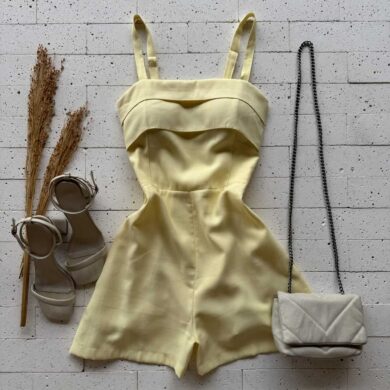 Dondoca_com_br Macaquinho Marrant Detalhe Pregas No Decote Amarelo