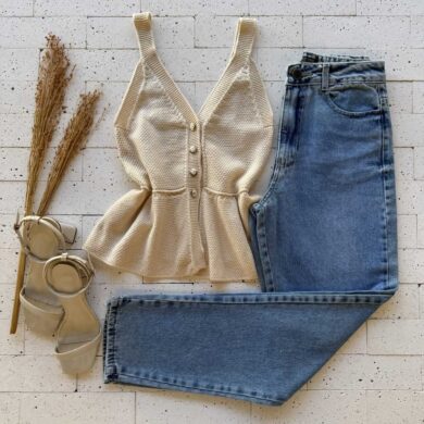 Dondoca_com_br Regata Modal Peplum Detalhe Botoes Bege