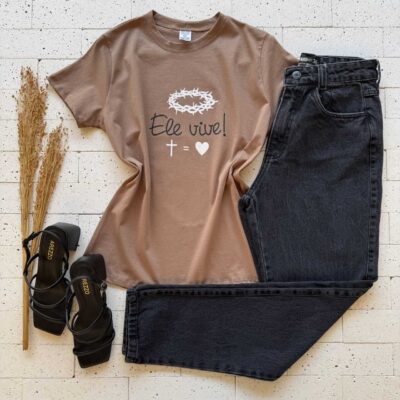 Dondoca_com_br T Shirt Algodao Estampa Ele Vive Marrom