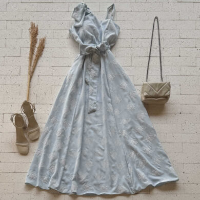 Dondoca_com_br Vestido Longo Bordado Laco No Ombro E Amarracao Fixa Azul Claro