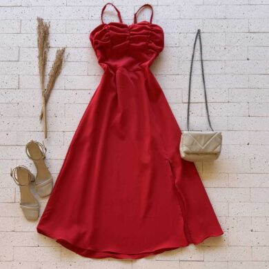 Dondoca_com_br Vestido Midi Com Fenda Detalhe Busto Vermelho