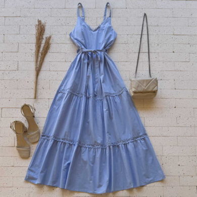 Dondoca_com_br Vestido Midi Decote E Camadas Em Gripier Com Cinto Faixa Azul
