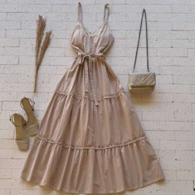 Dondoca_com_br Vestido Midi Decote E Camadas Em Gripier Com Cinto Faixa Bege