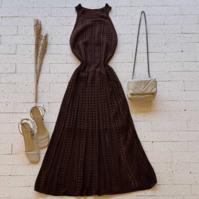 Dondoca_com_br Vestido Trico Midi Sem Decote E Ponto Detalhado Cafe