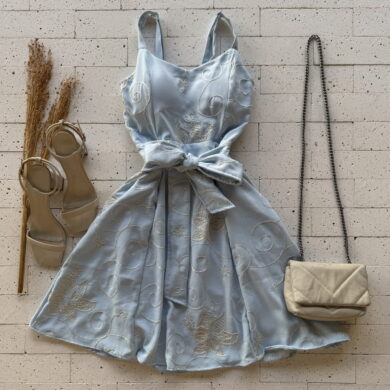 Dondoca_com_br Vestido Bordado Alcinha E Amarracao Fixa Azul Claro 2